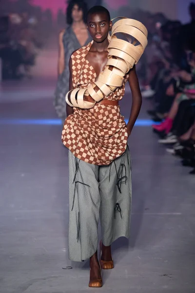 Look 53